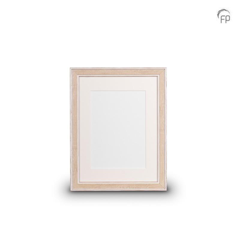 Houten fotolijst beige — medium formaat (foto 18 × 24 cm)